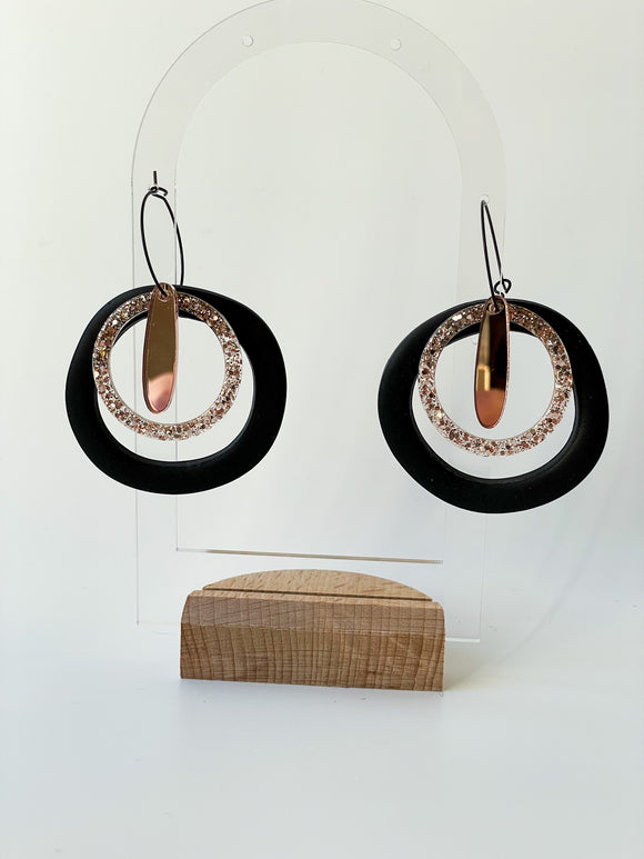 ALL THAT SPARKLES - golden hoops